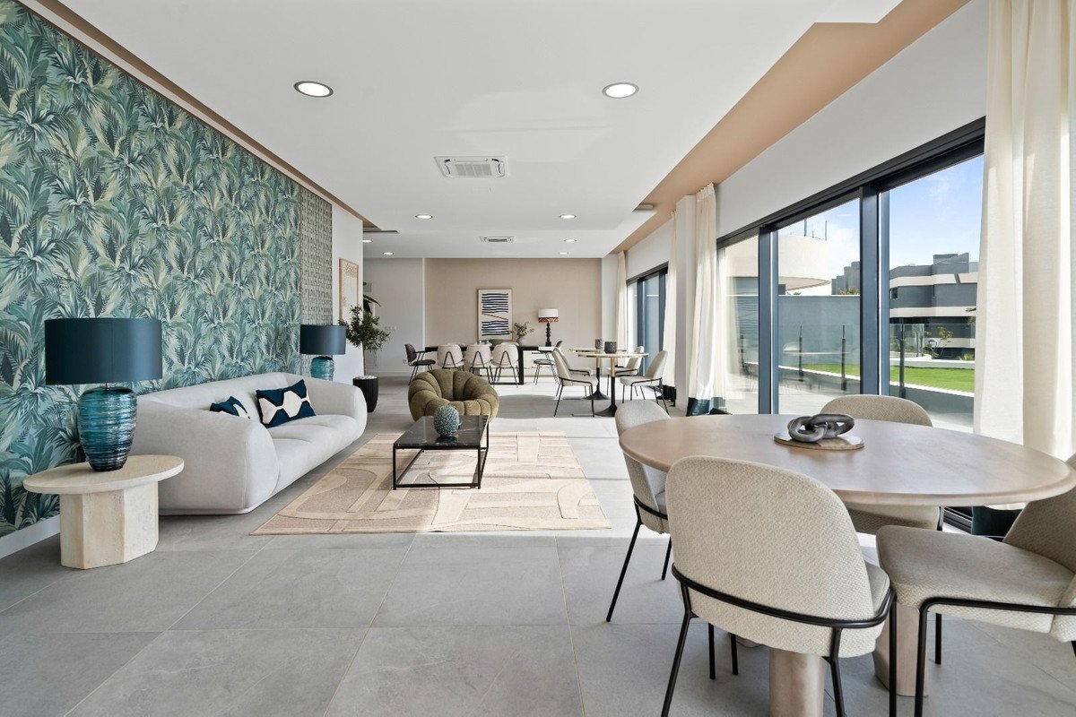 3 Bed Ground Floor Apartment in Selwo