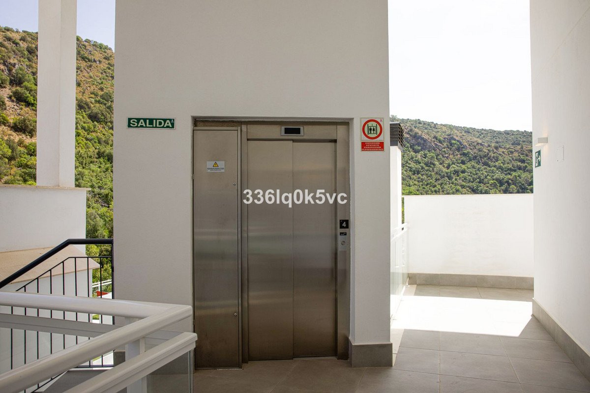 3 Bed Penthouse in Benahavís