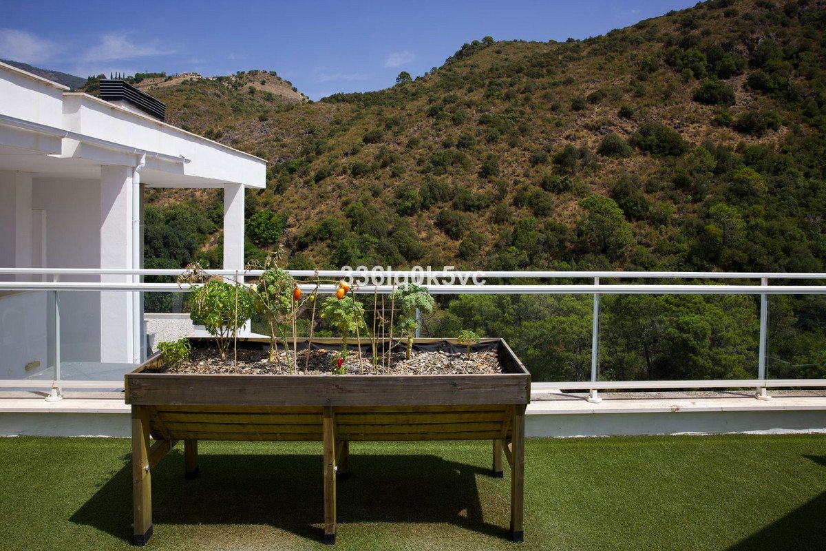 3 Bed Penthouse in Benahavís