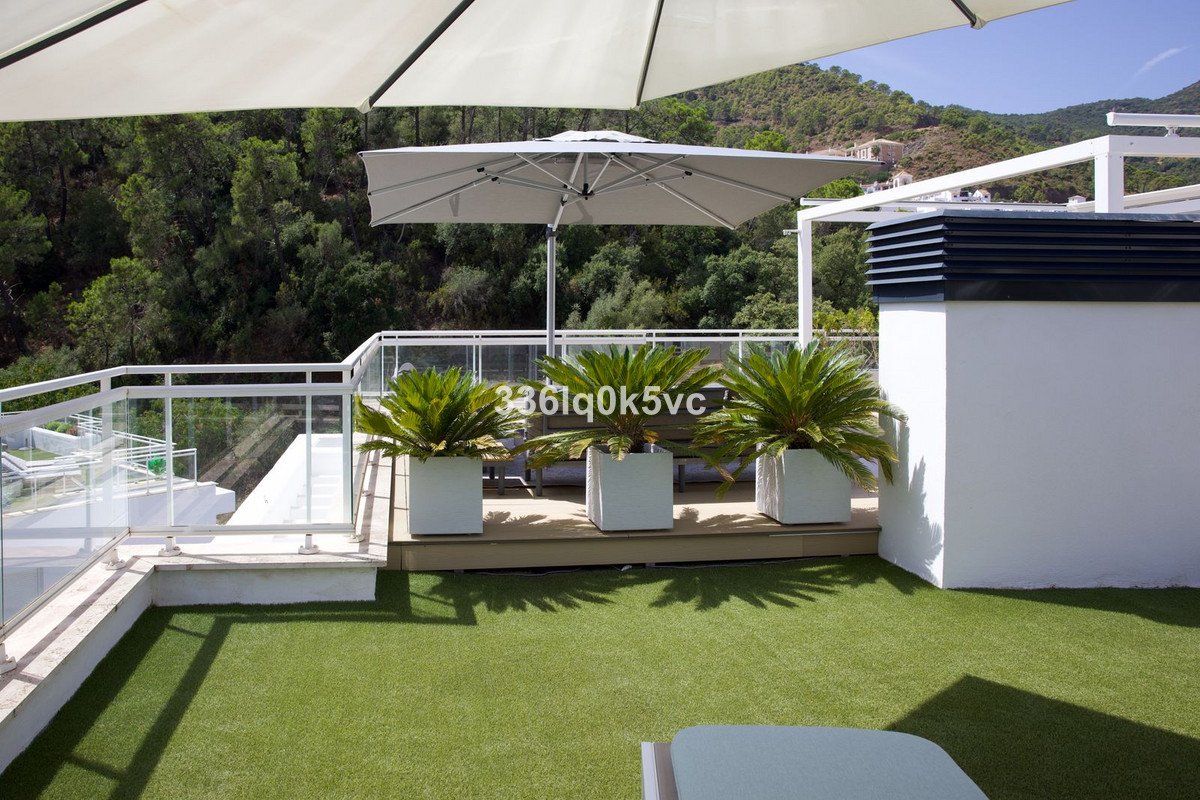 3 Bed Penthouse in Benahavís