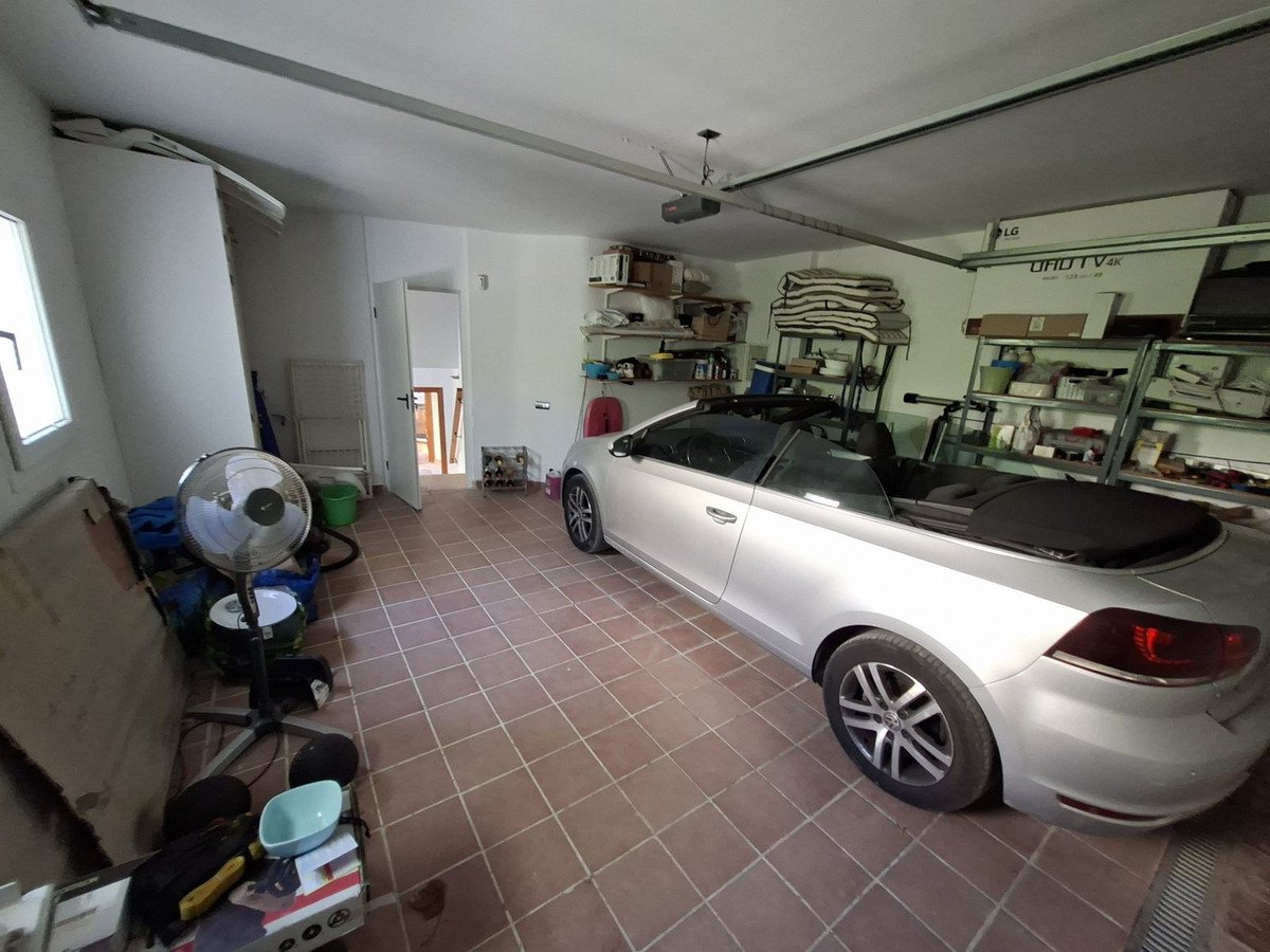 4 Bed Detached Villa in La Duquesa