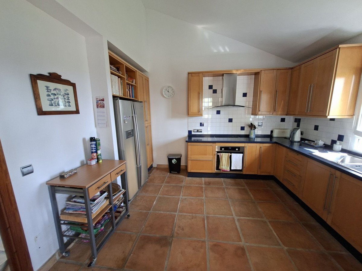 4 Bed Detached Villa in La Duquesa