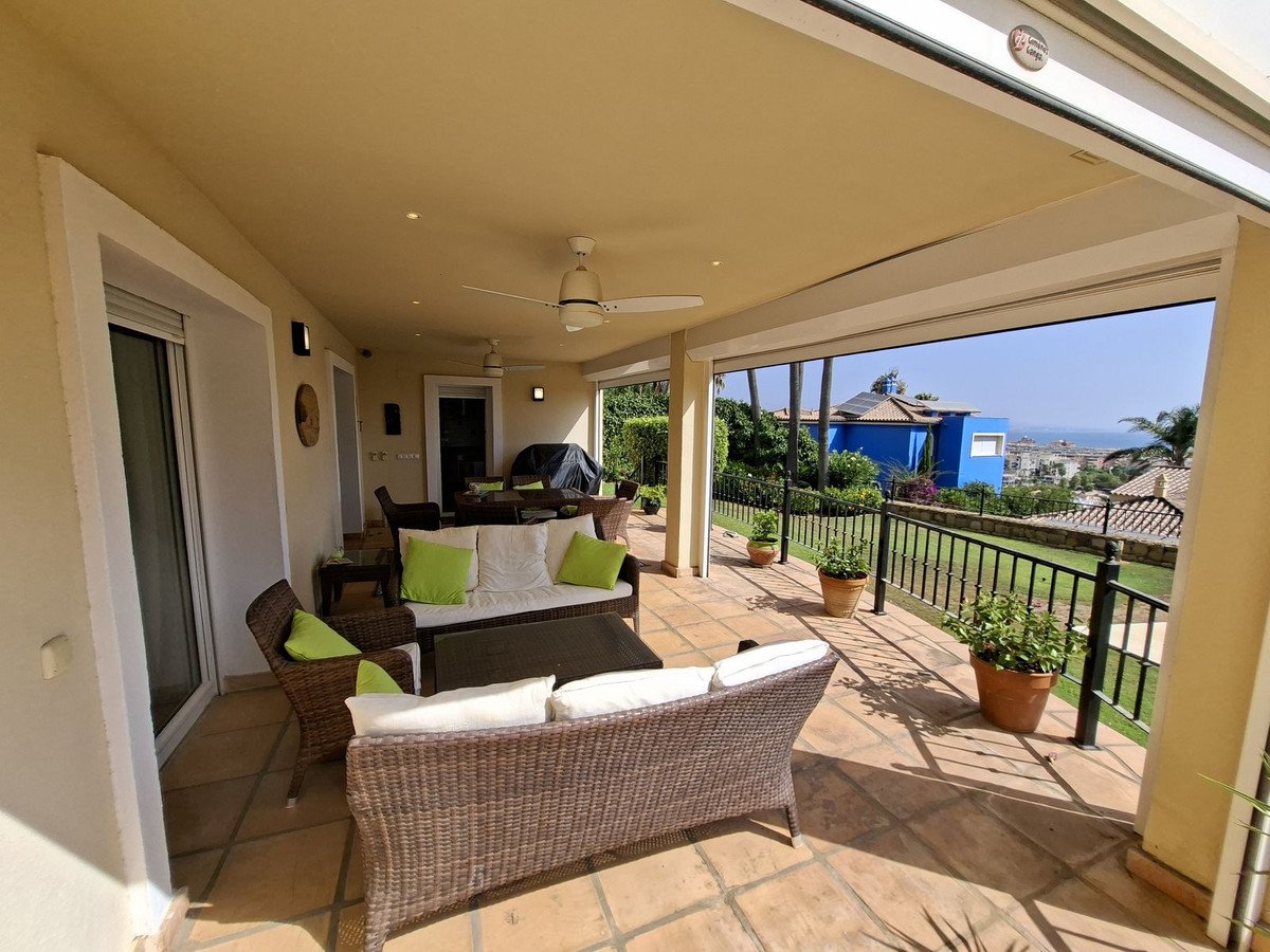 4 Bed Detached Villa in La Duquesa