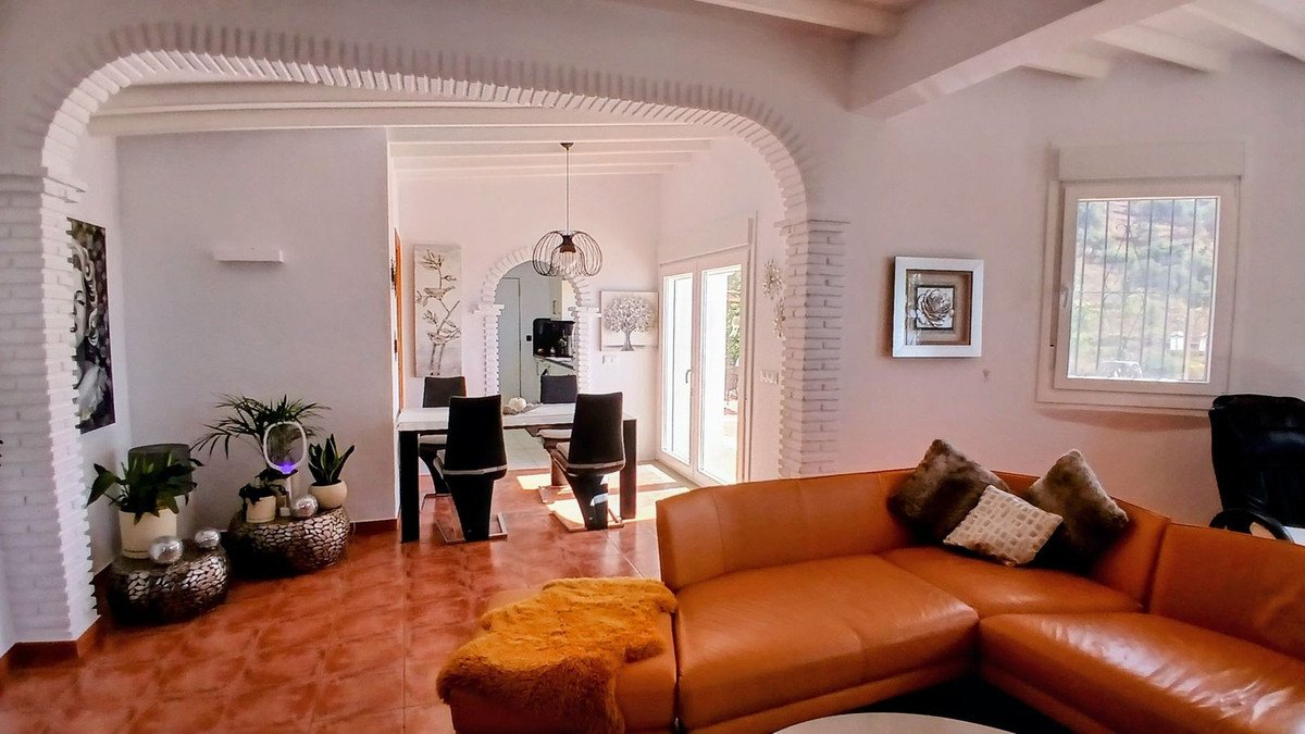 3 Bed Finca - Cortijo in Sayalonga