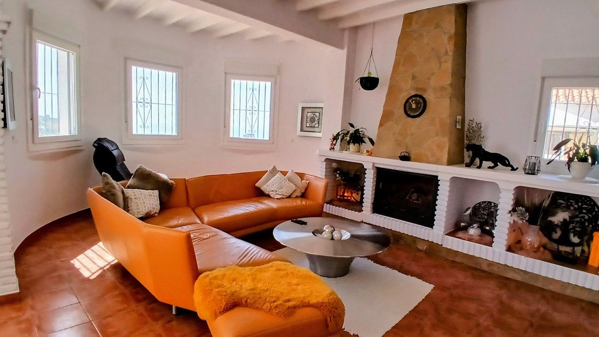 3 Bed Finca - Cortijo in Sayalonga