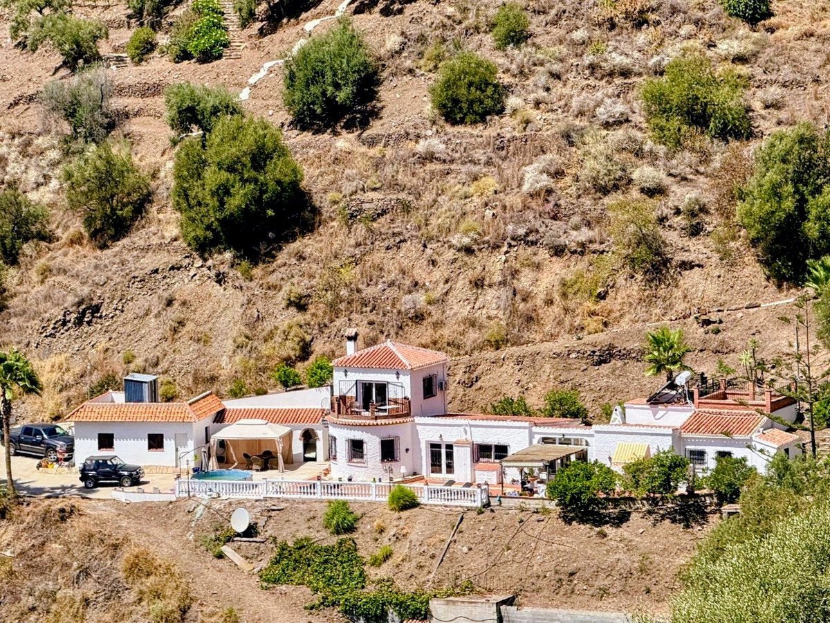 3 Bed Finca - Cortijo in Sayalonga