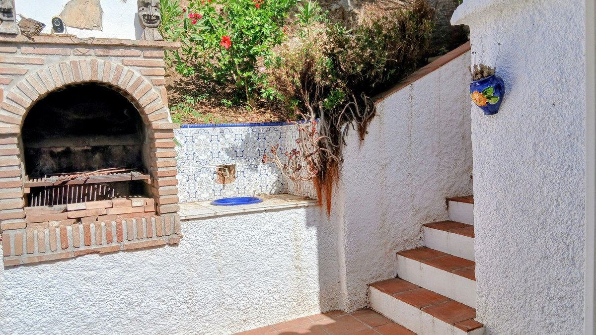 3 Bed Finca - Cortijo in Sayalonga