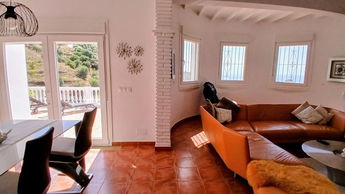 3 Bed Finca - Cortijo in Sayalonga