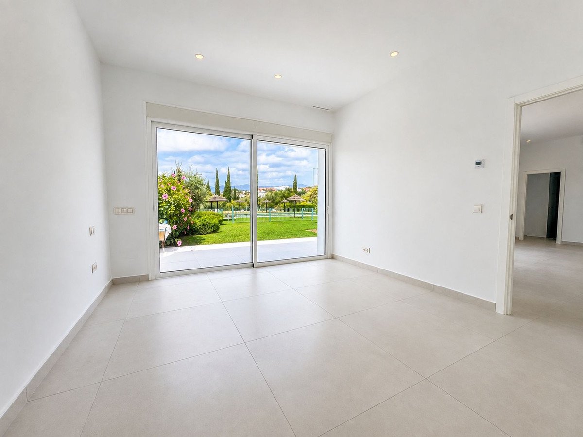 2 Bed Ground Floor Apartment in Los Flamingos