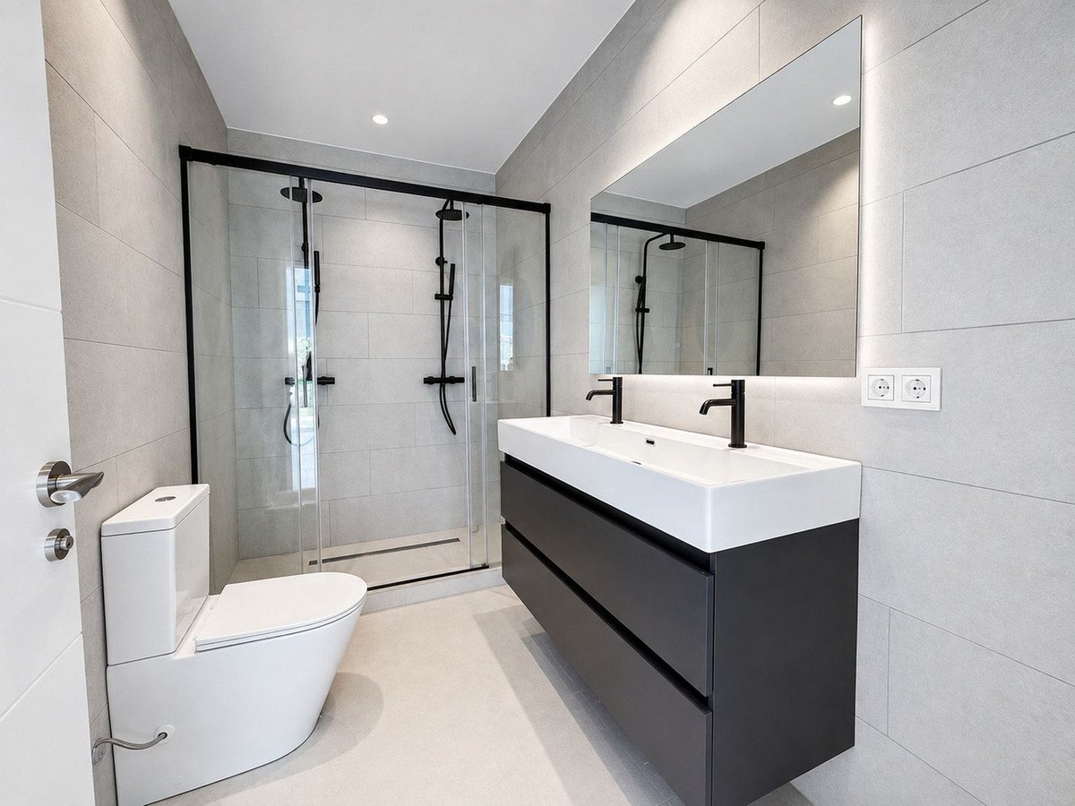 2 Bed Ground Floor Apartment in Los Flamingos