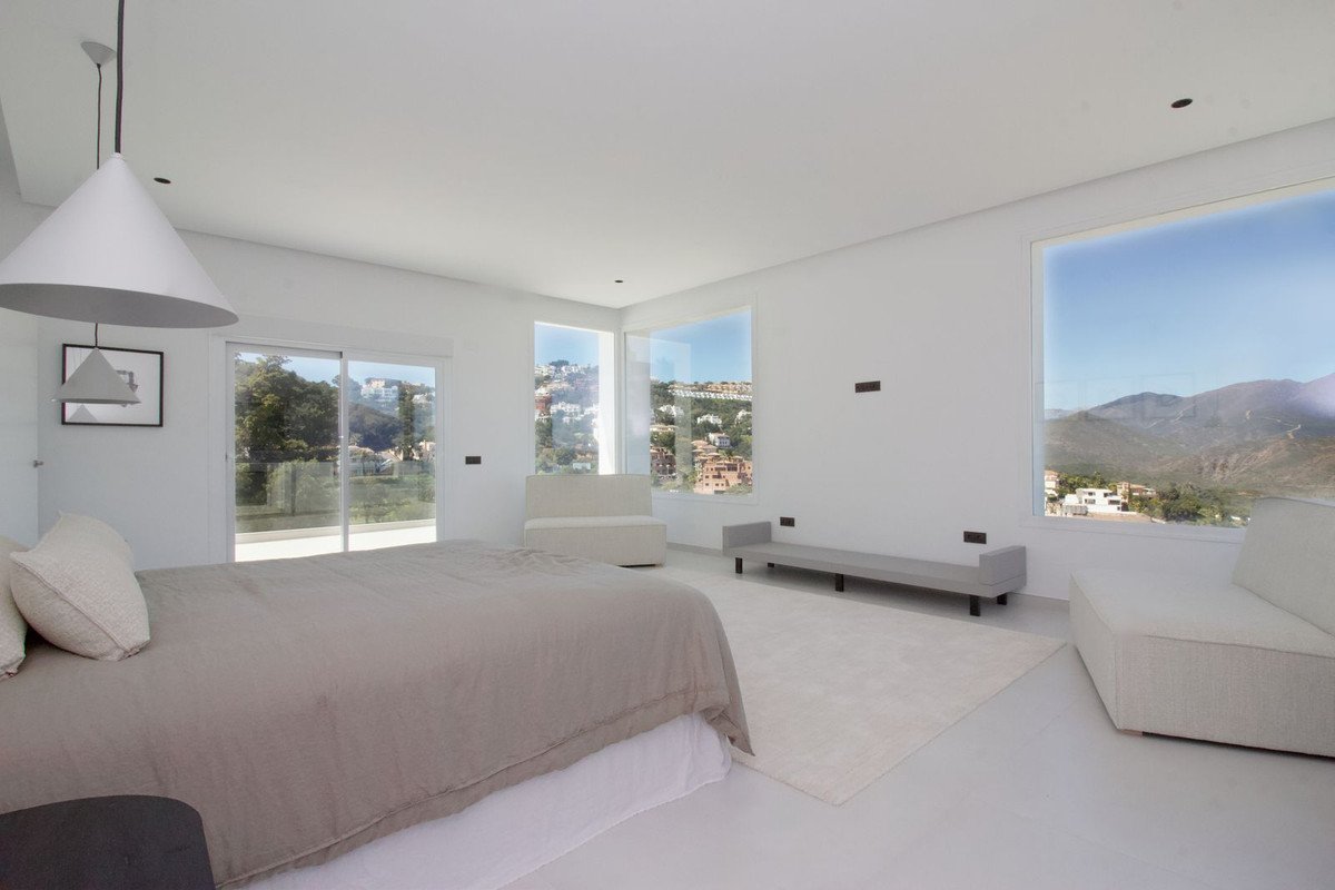 4 Bed Detached Villa in La Mairena