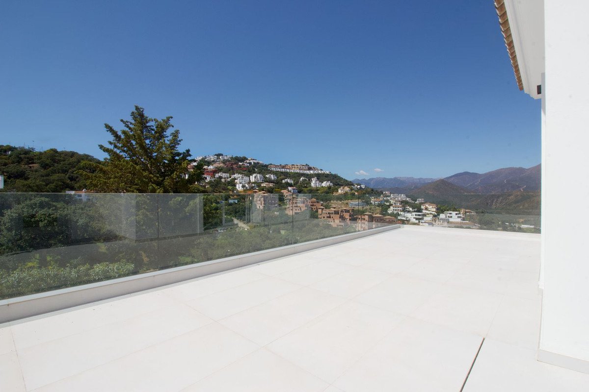 4 Bed Detached Villa in La Mairena