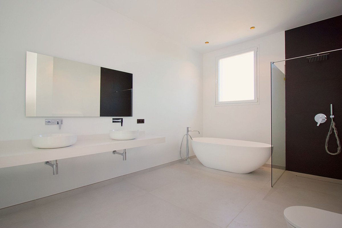 4 Bed Detached Villa in La Mairena