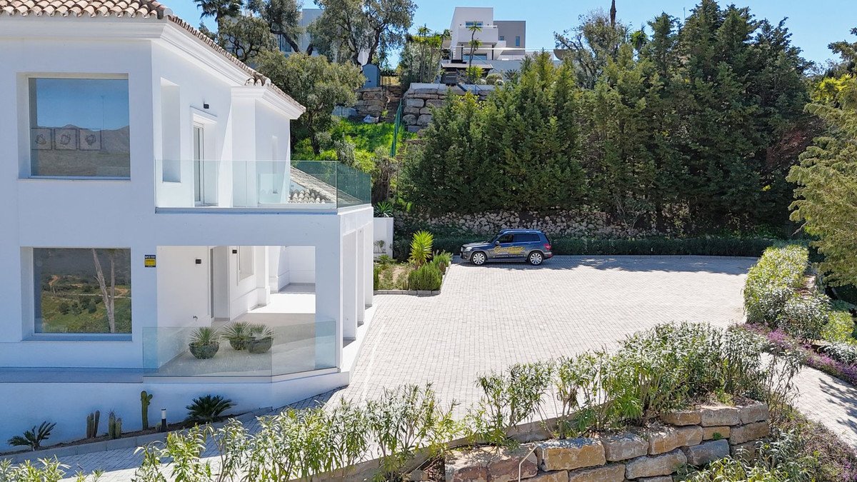 4 Bed Detached Villa in La Mairena