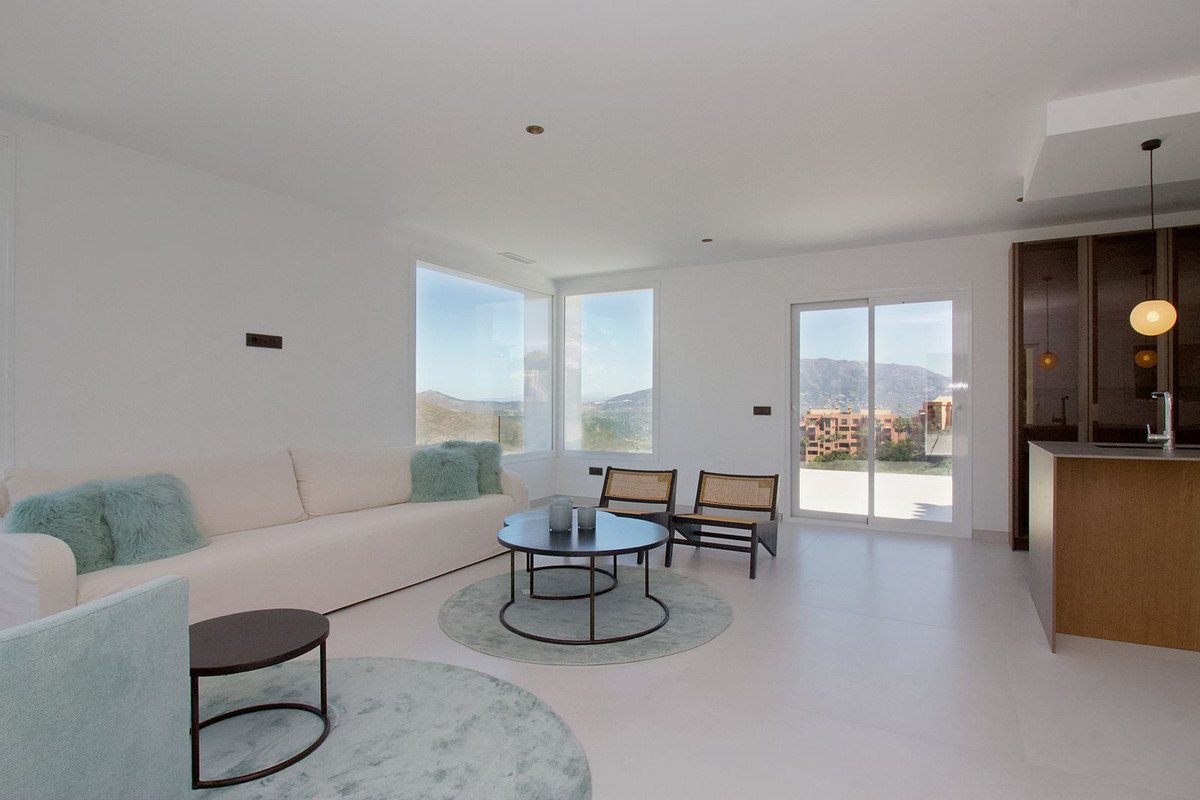 4 Bed Detached Villa in La Mairena