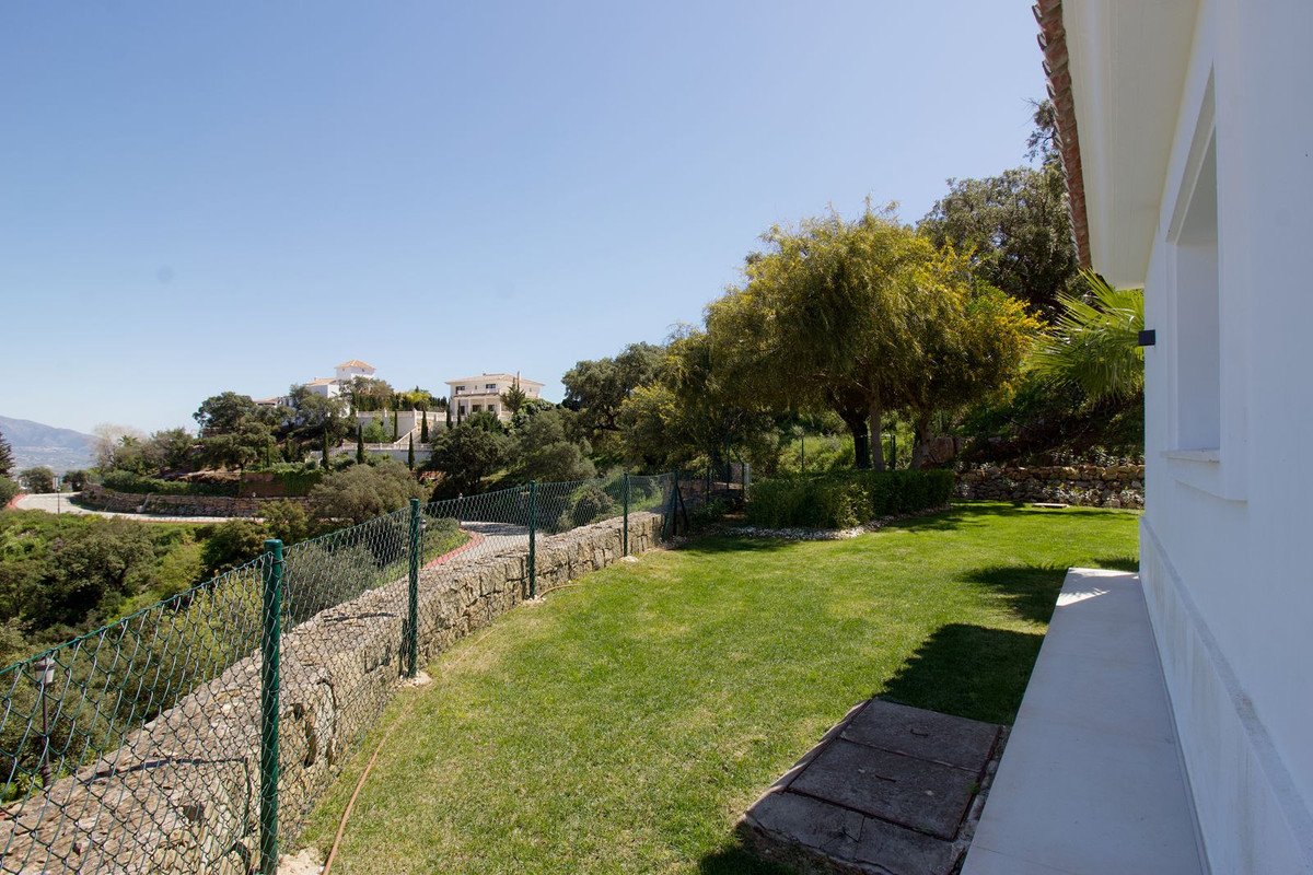 4 Bed Detached Villa in La Mairena