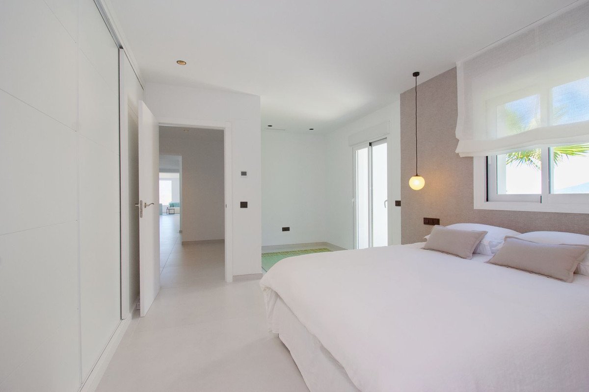 4 Bed Detached Villa in La Mairena