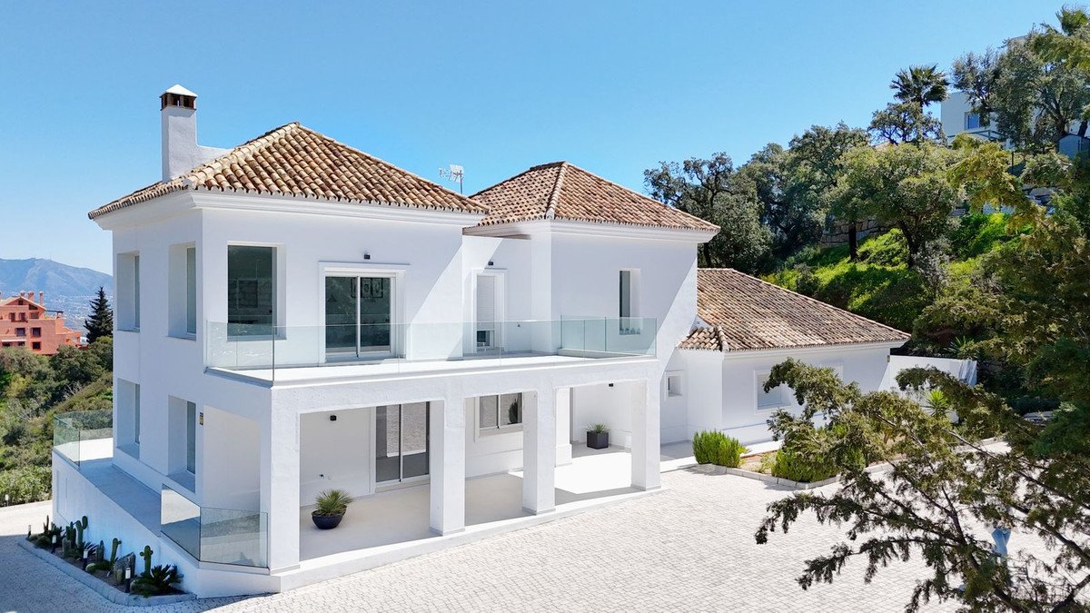 4 Bed Detached Villa in La Mairena