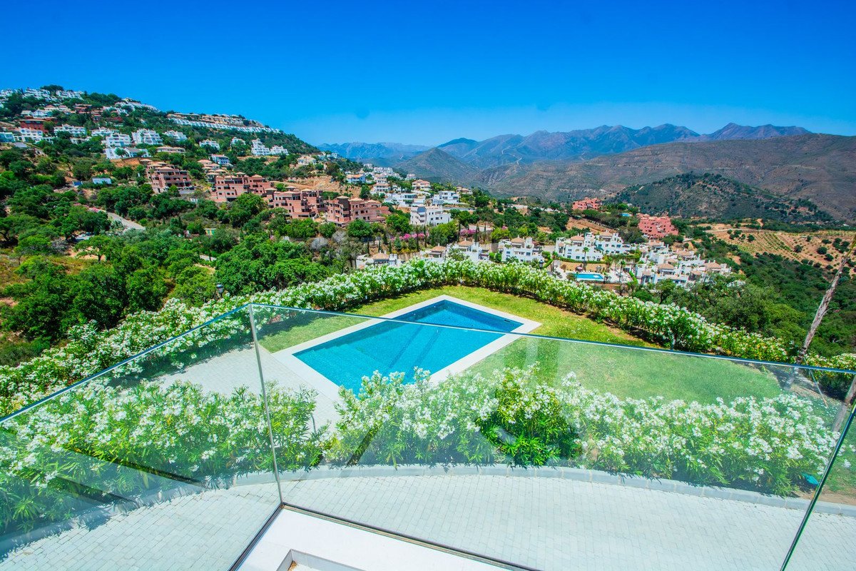 4 Bed Detached Villa in La Mairena