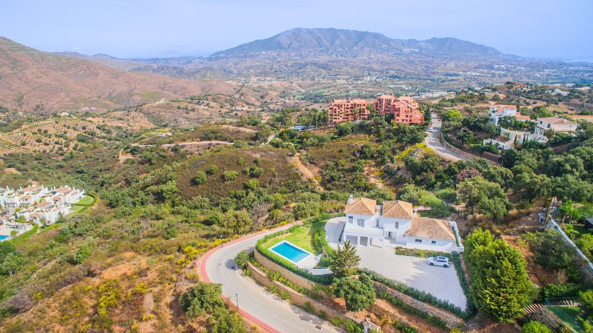 4 Bed Detached Villa in La Mairena