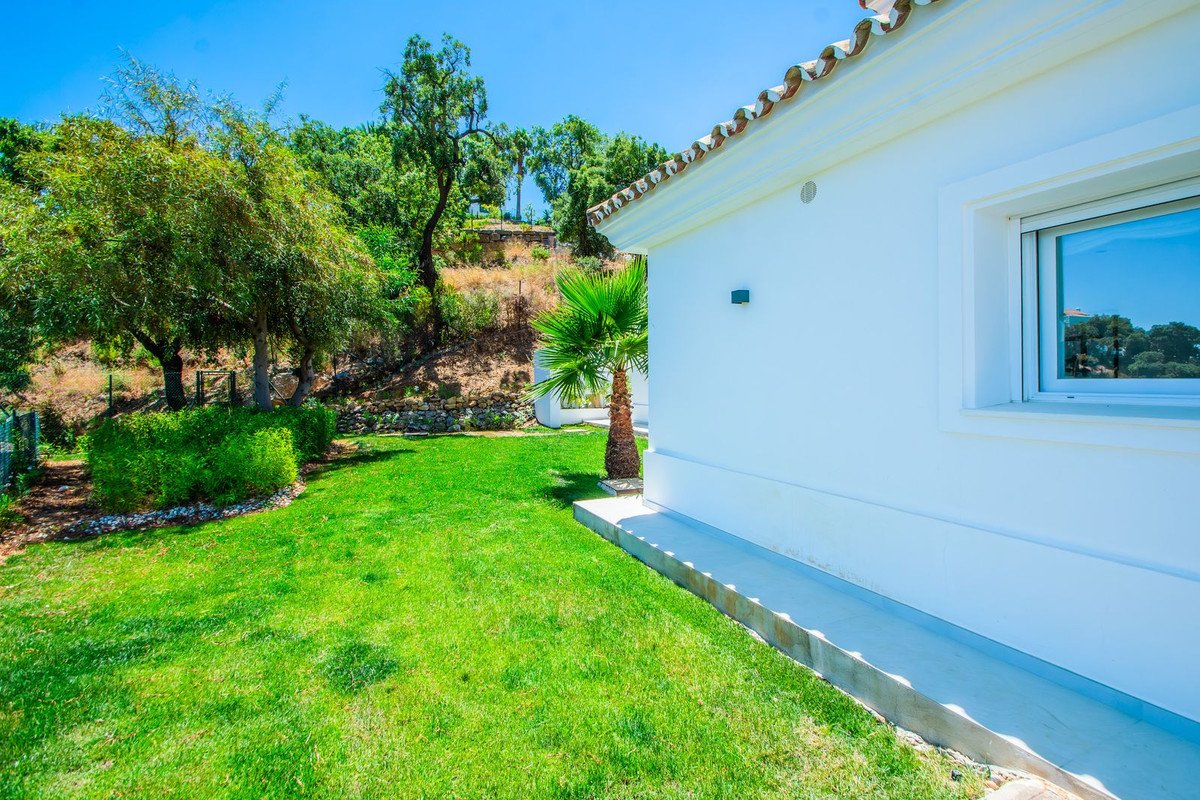 4 Bed Detached Villa in La Mairena