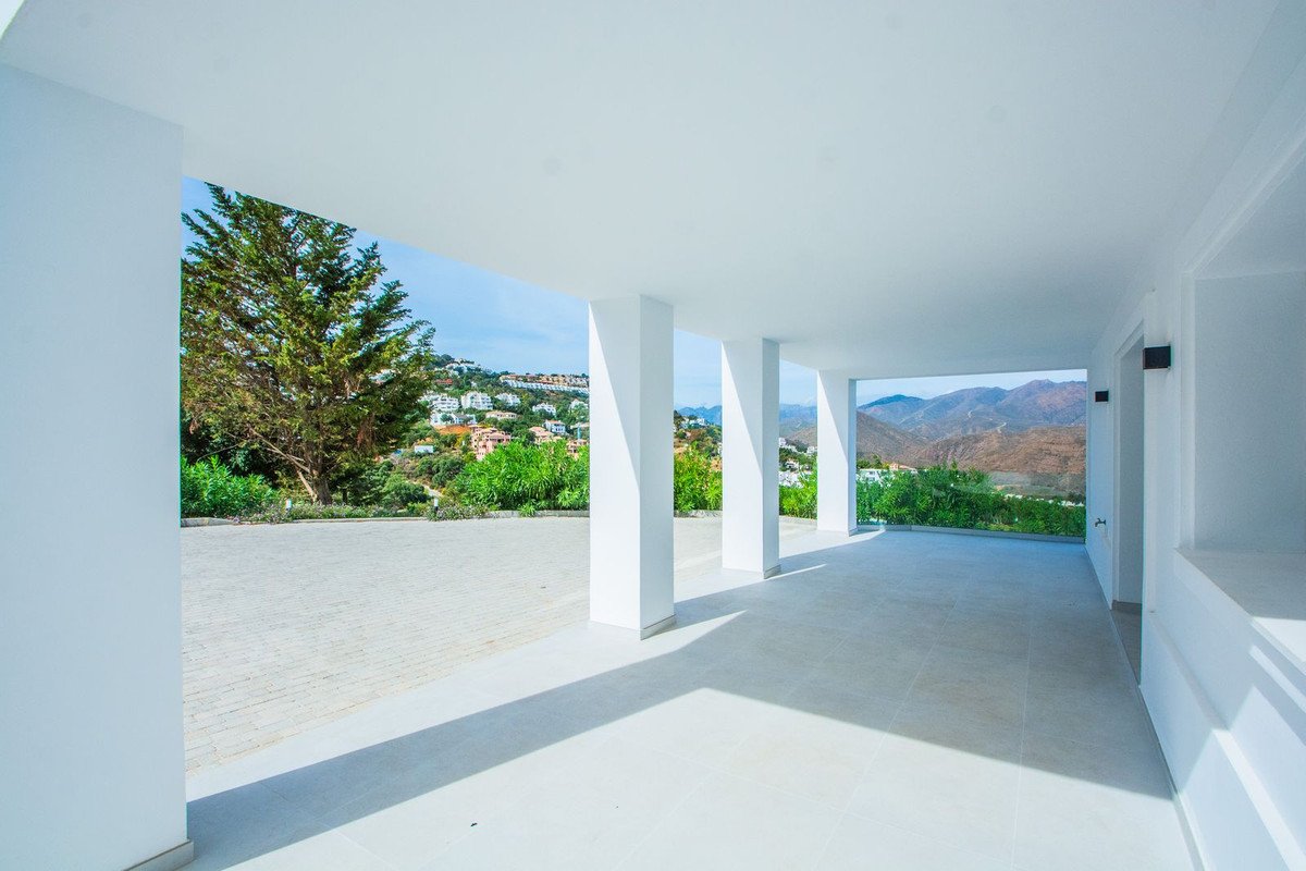 4 Bed Detached Villa in La Mairena