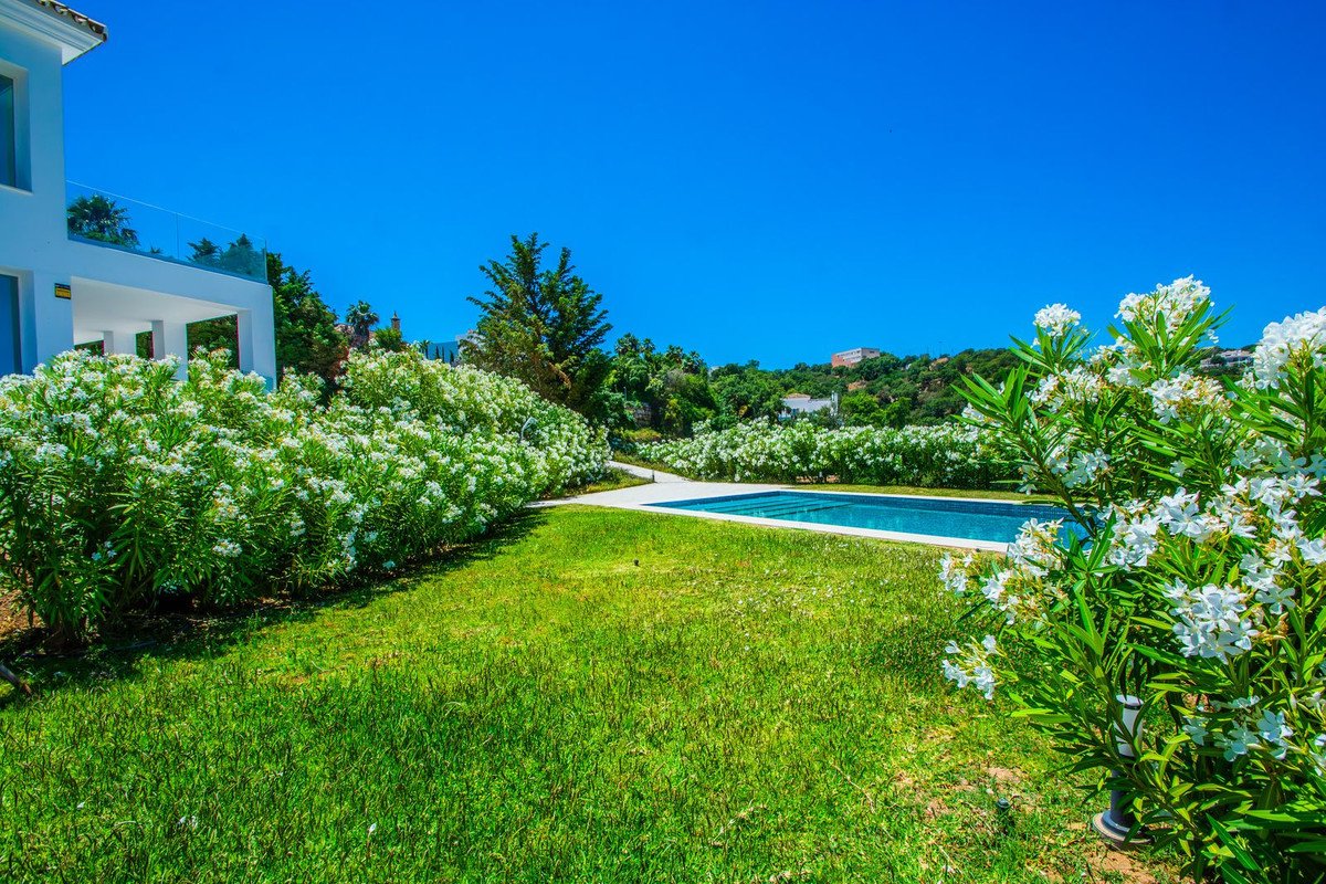 4 Bed Detached Villa in La Mairena
