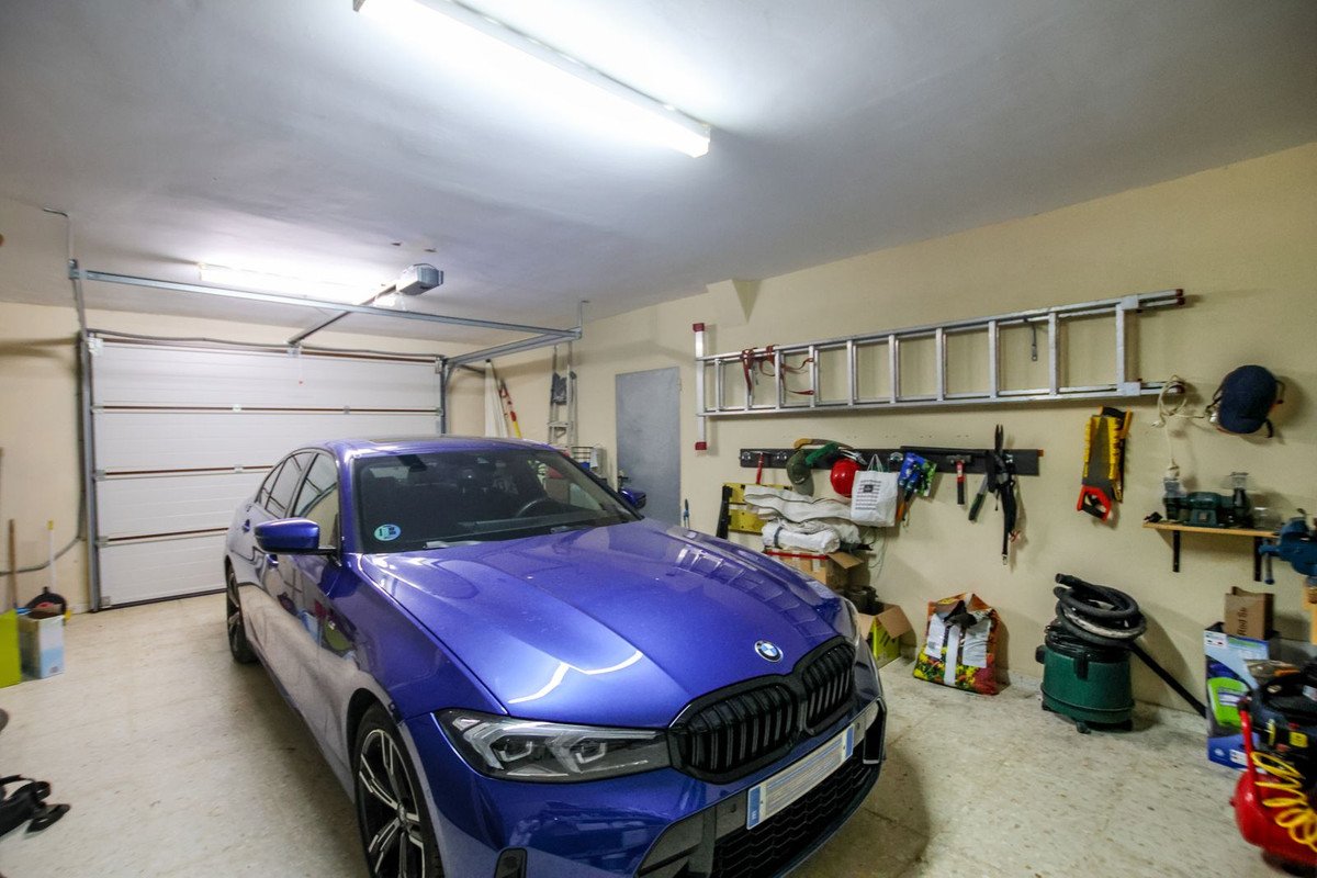 6 Bed Detached Villa in La Mairena