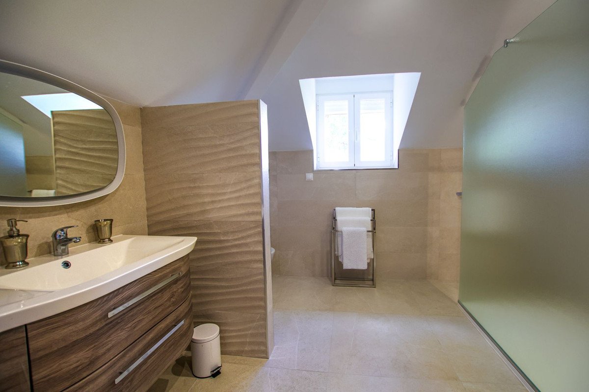 6 Bed Detached Villa in La Mairena