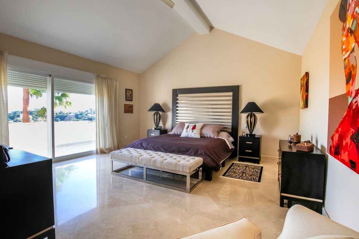 6 Bed Detached Villa in La Mairena