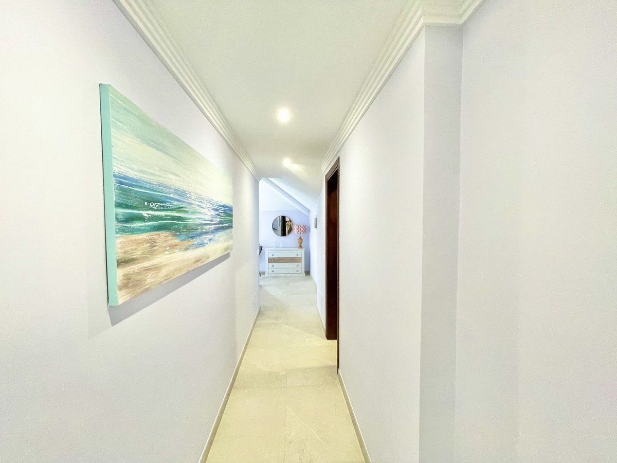 6 Bed Detached Villa in La Mairena