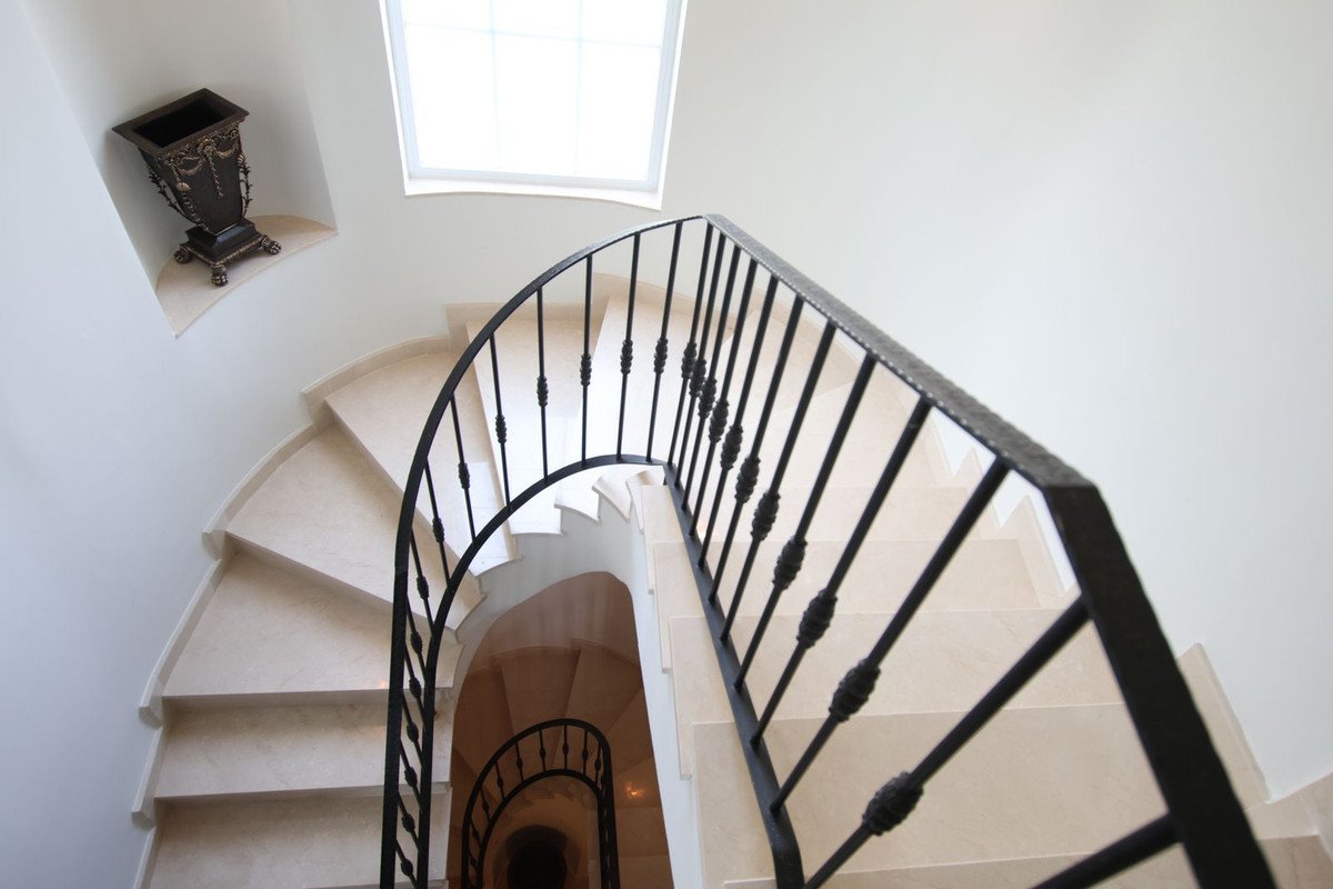 6 Bed Detached Villa in La Mairena