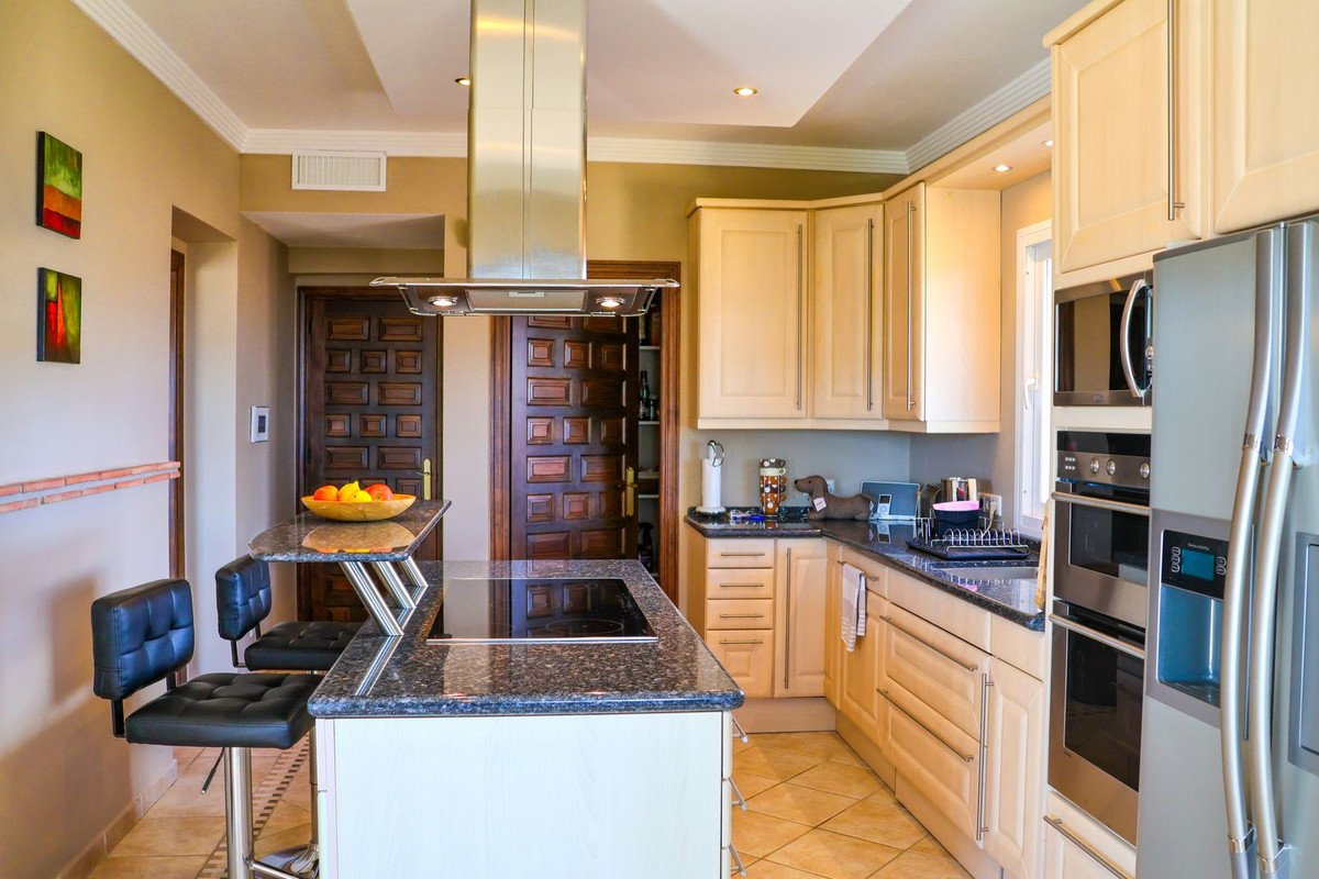 6 Bed Detached Villa in La Mairena