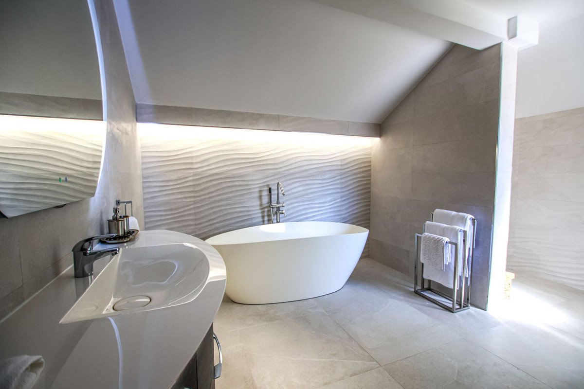 6 Bed Detached Villa in La Mairena