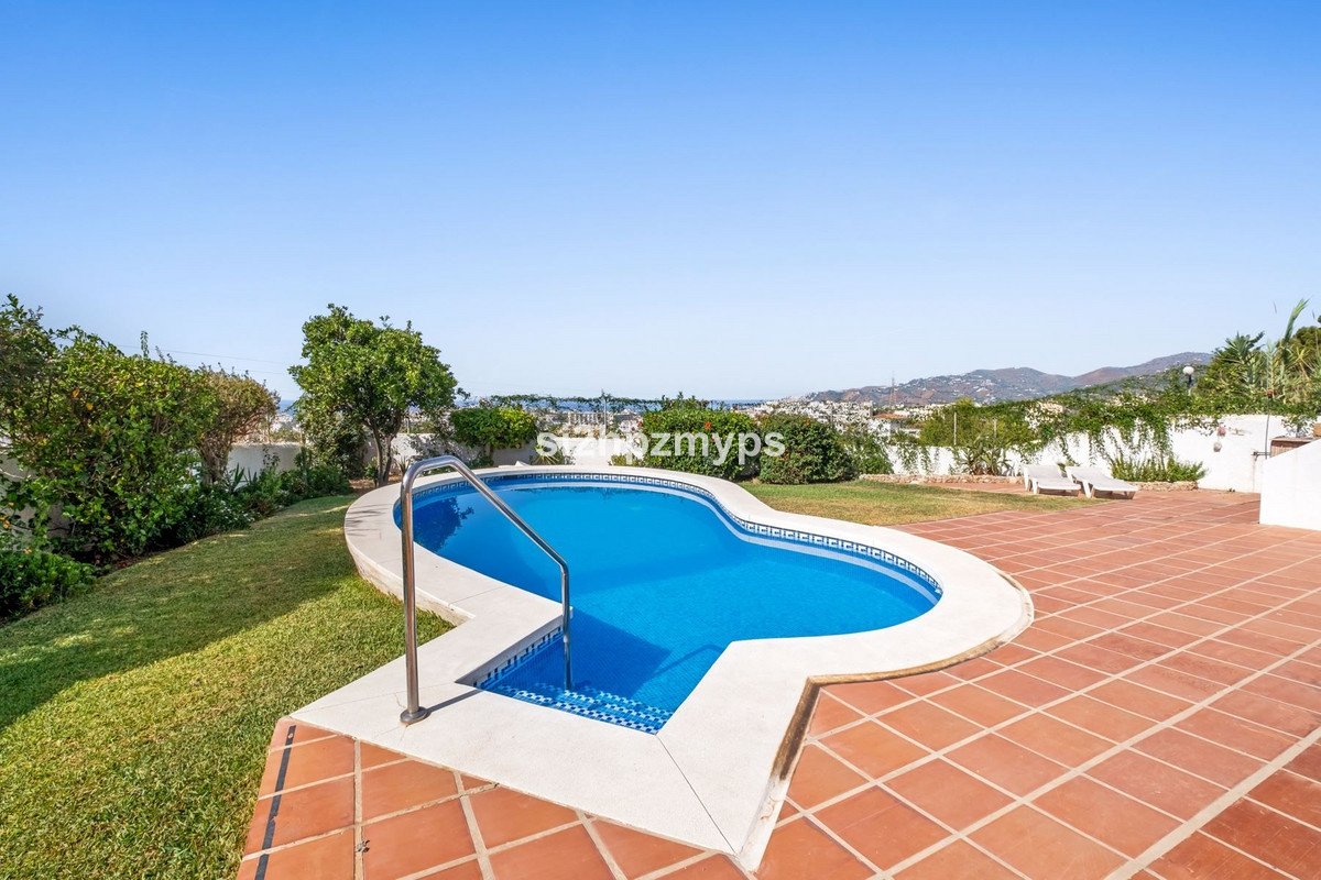 2 Bed Detached Villa in Nerja