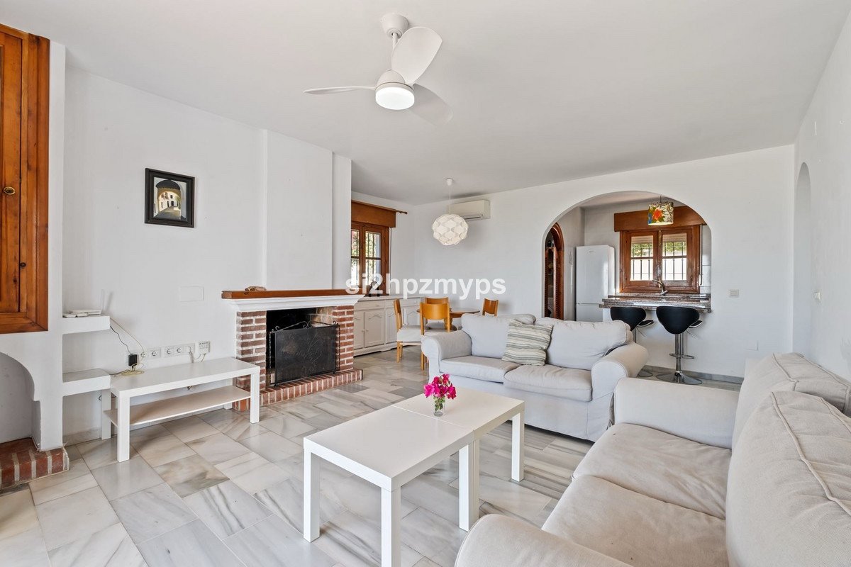 2 Bed Detached Villa in Nerja