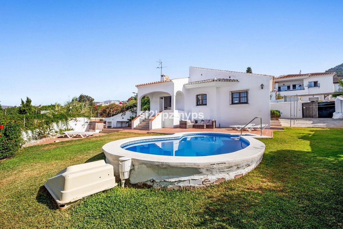 2 Bed Detached Villa in Nerja