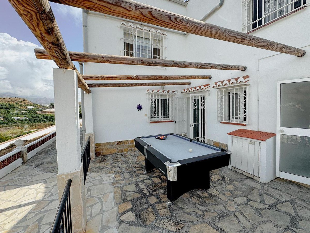 4 Bed Detached Villa in Nerja