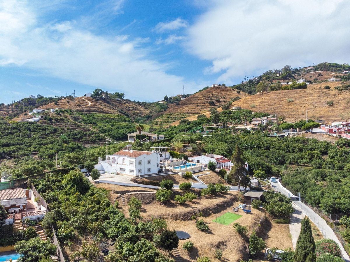 4 Bed Detached Villa in Nerja