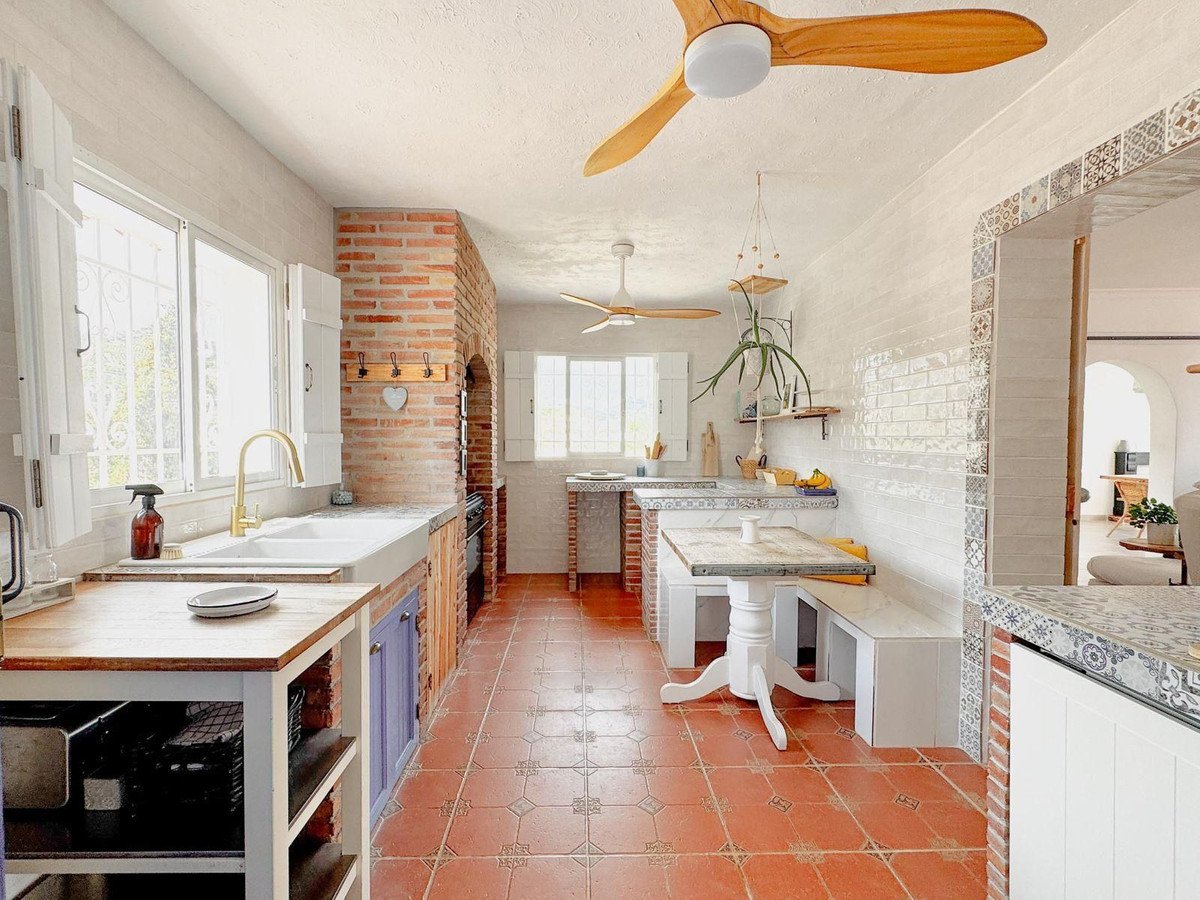 4 Bed Detached Villa in Nerja