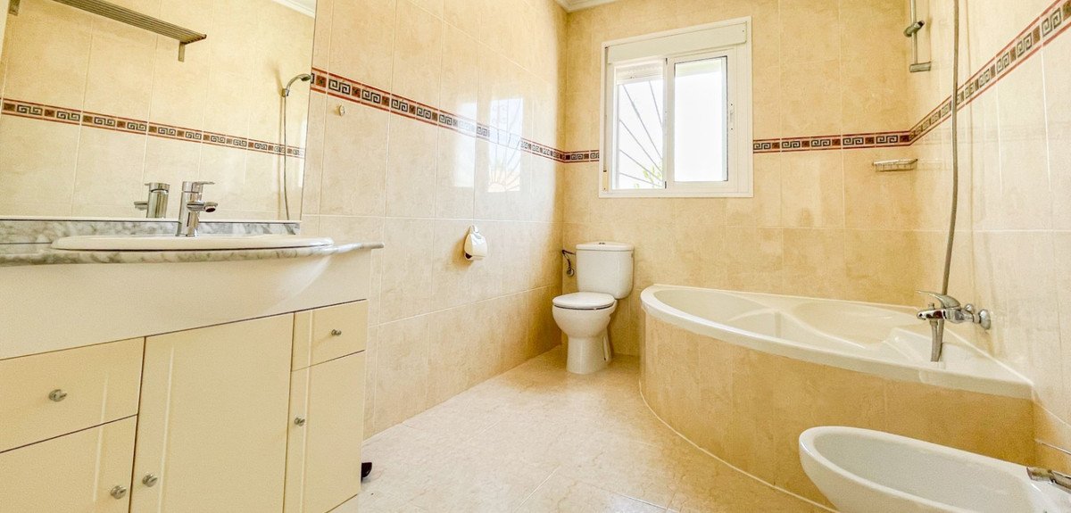 3 Bed Townhouse in Dona Pepa
