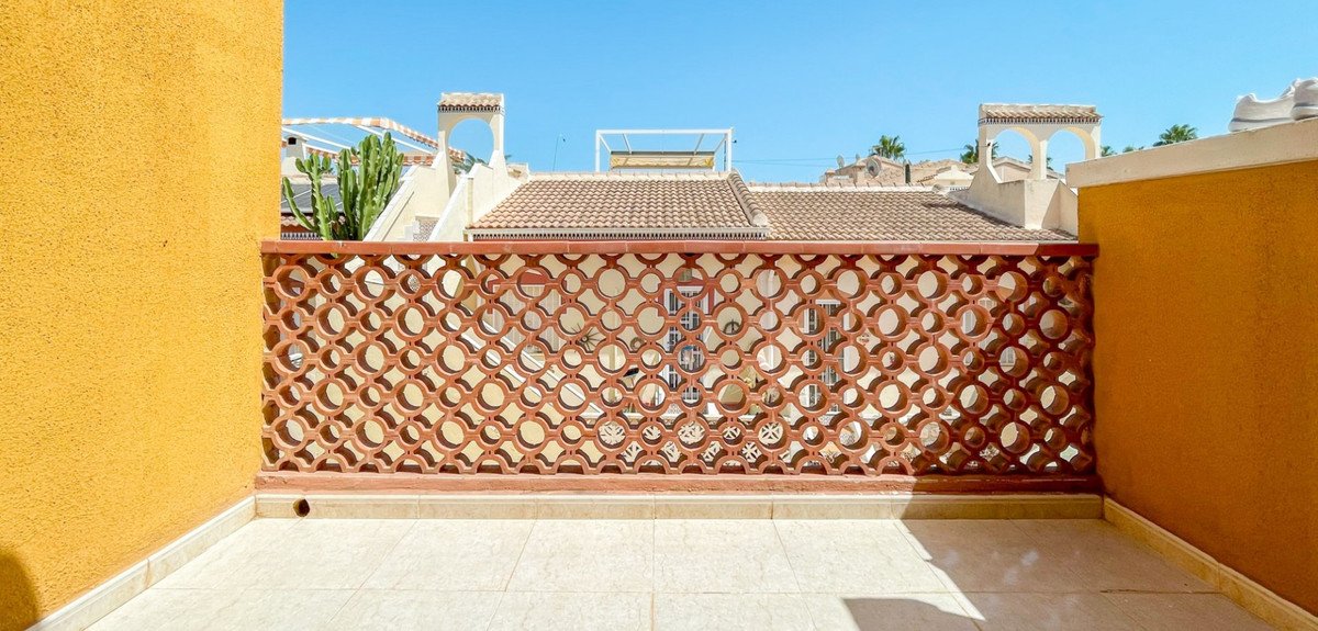 3 Bed Townhouse in Dona Pepa