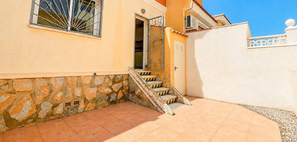 3 Bed Townhouse in Dona Pepa