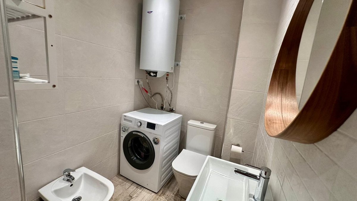 2 Bed Middle Floor Apartment in Benalmadena