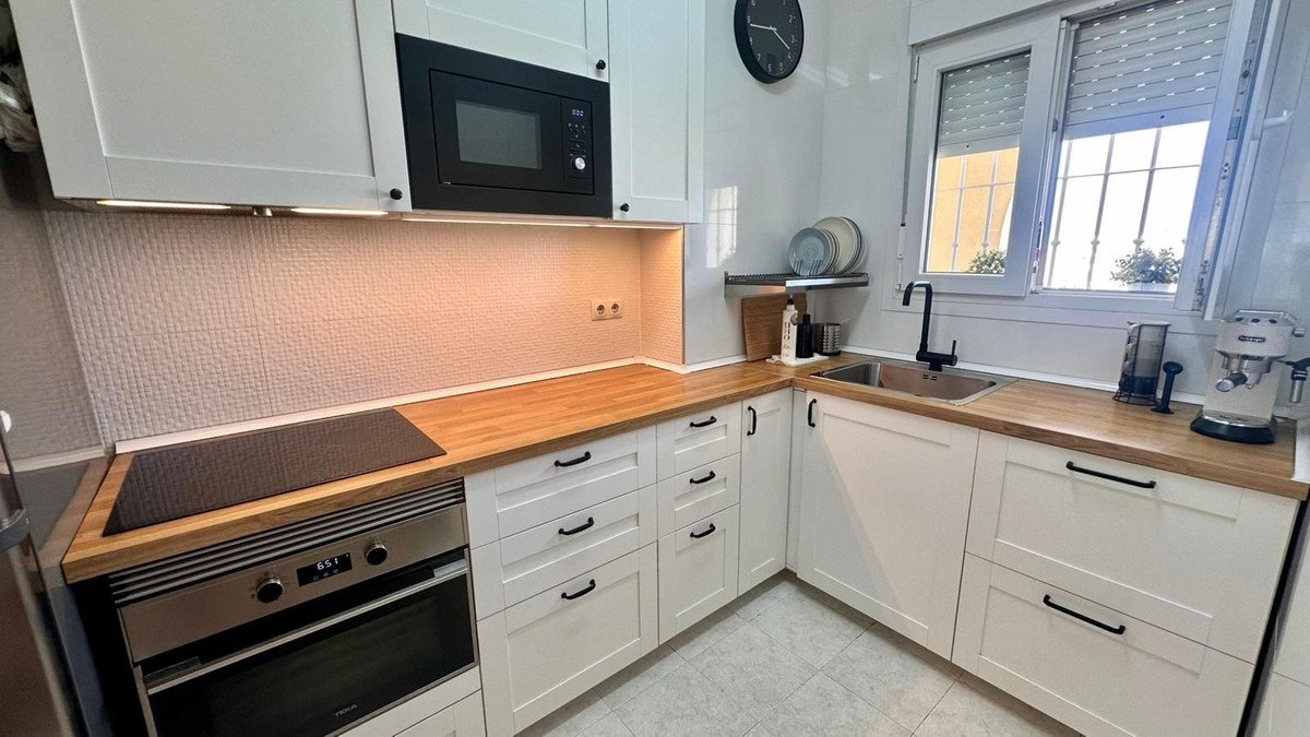 2 Bed Middle Floor Apartment in Benalmadena