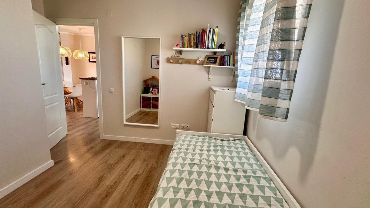 2 Bed Middle Floor Apartment in Benalmadena