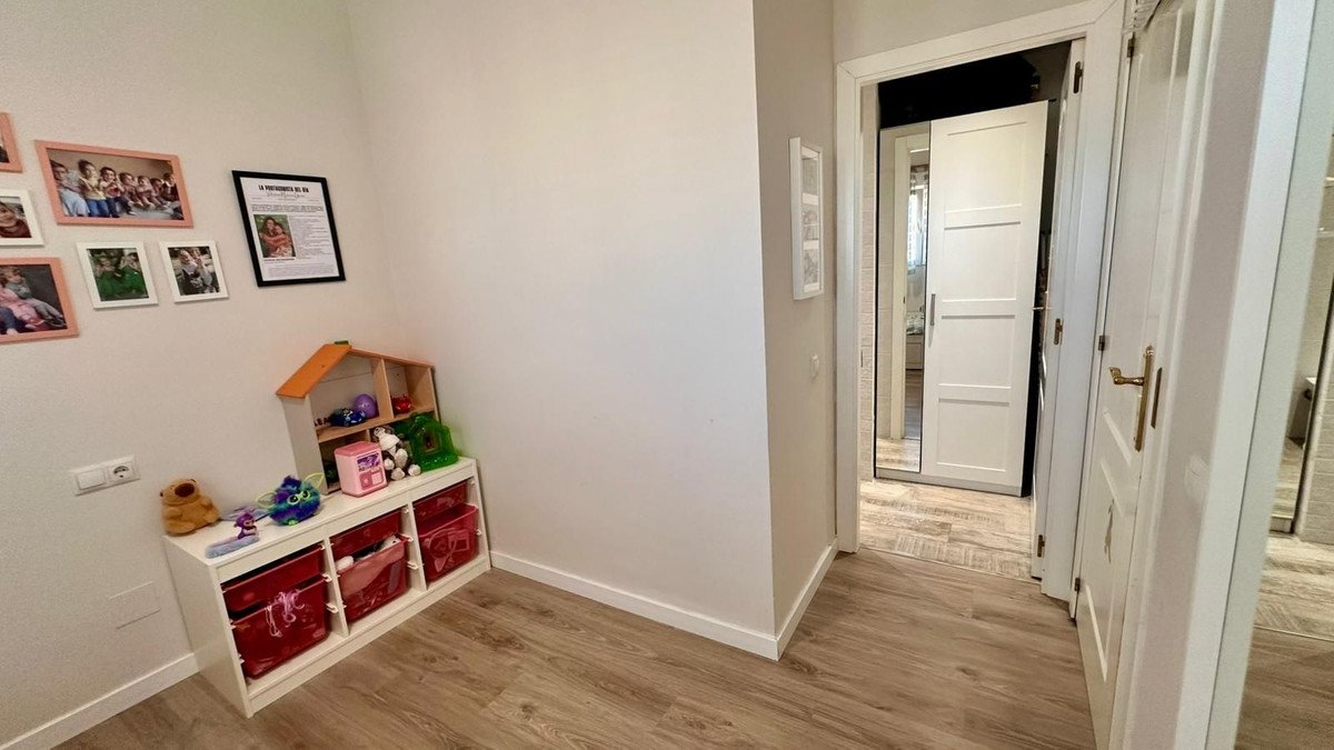 2 Bed Middle Floor Apartment in Benalmadena