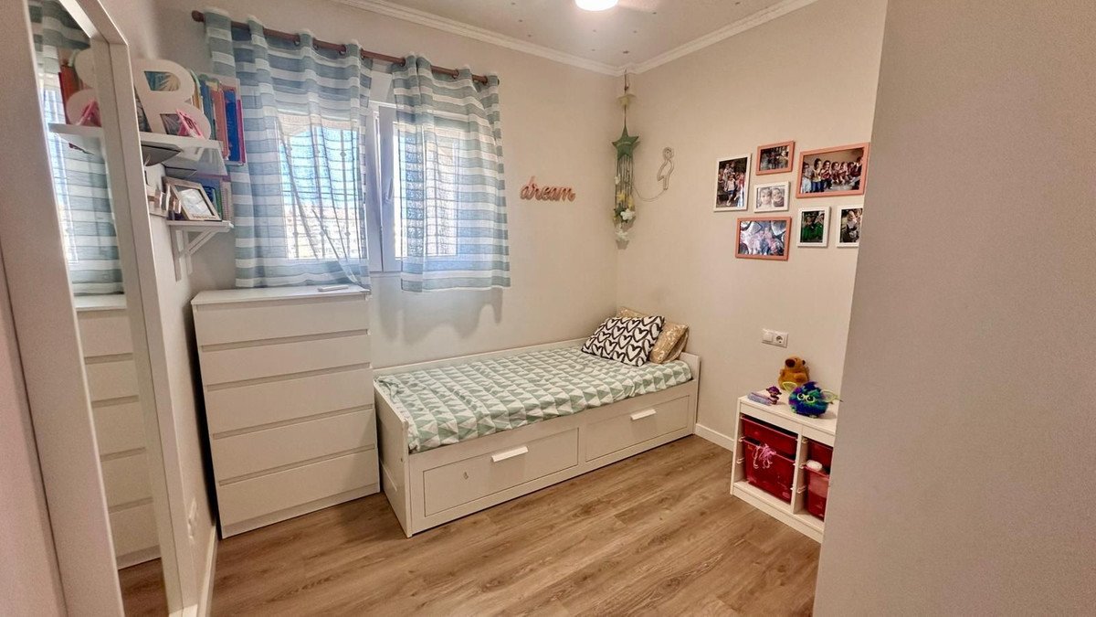 2 Bed Middle Floor Apartment in Benalmadena