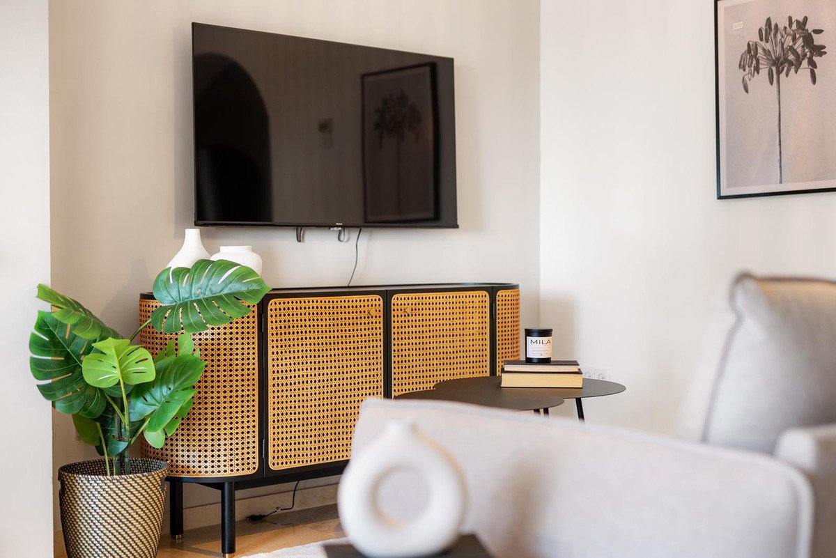 2 Bed Middle Floor Apartment in Nueva Andalucía