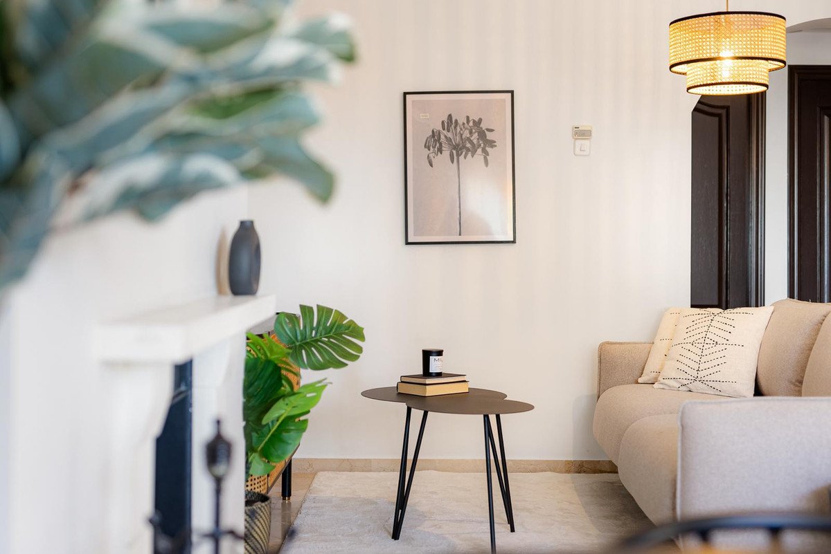 2 Bed Middle Floor Apartment in Nueva Andalucía